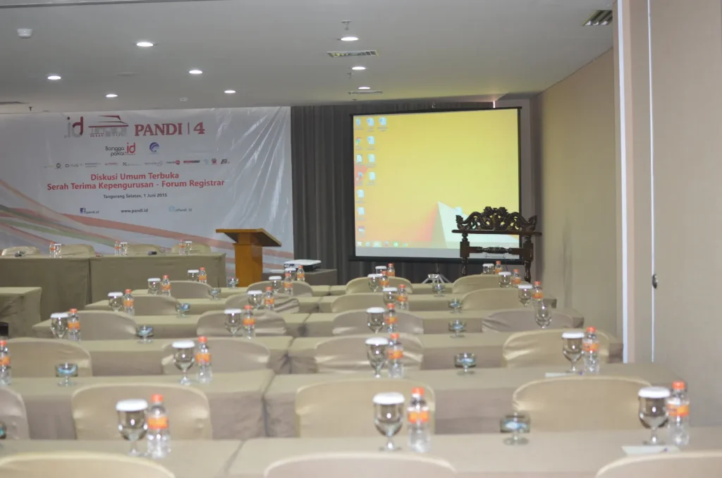 Suasana ruangan Pandi 4